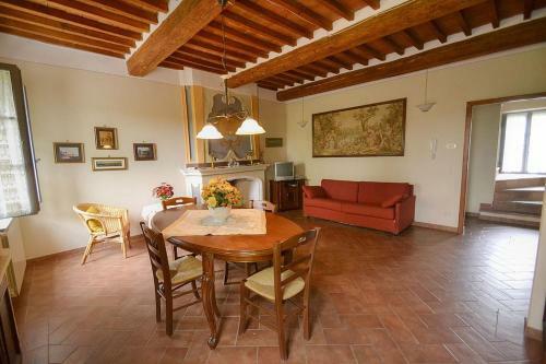 Pozzo Della Chiana Villa Sleeps 24 Pool Air Con