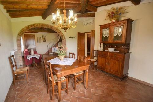 Pozzo Della Chiana Villa Sleeps 24 Pool Air Con