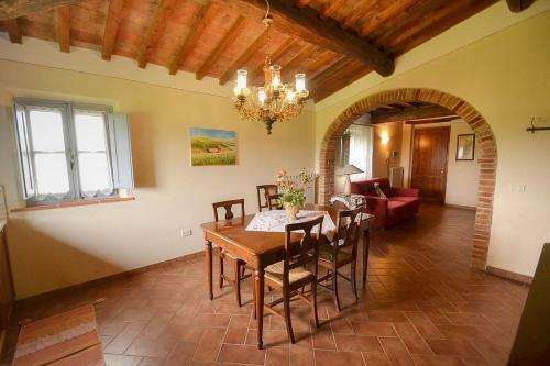 Pozzo Della Chiana Villa Sleeps 24 Pool Air Con