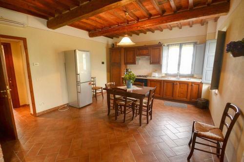 Pozzo Della Chiana Villa Sleeps 24 Pool Air Con