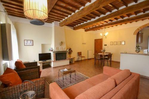 Pozzo Della Chiana Villa Sleeps 24 Pool Air Con