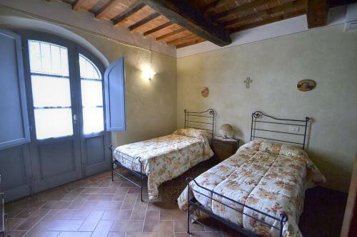 Pozzo Della Chiana Villa Sleeps 24 Pool Air Con