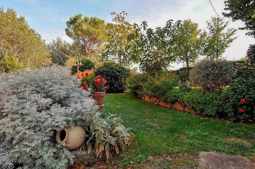 Pozzo Della Chiana Villa Sleeps 24 Pool Air Con