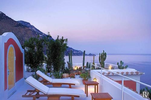 Praiano Villa Sleeps 10 Air Con Wifi