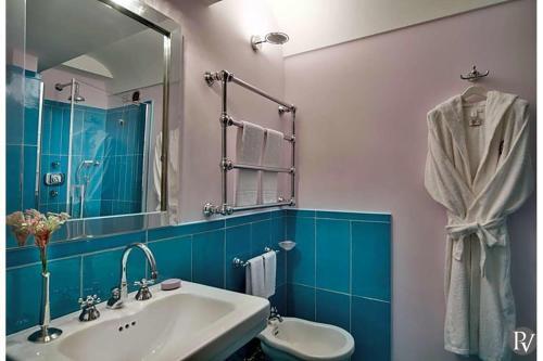 Praiano Villa Sleeps 10 Air Con Wifi