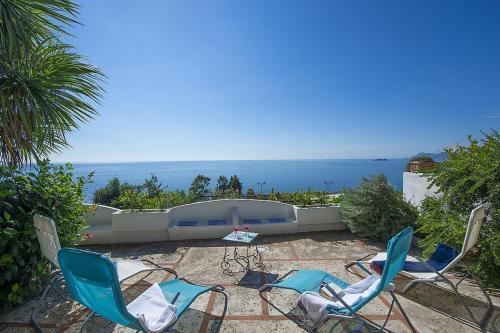 Praiano Villa Sleeps 6 Wifi