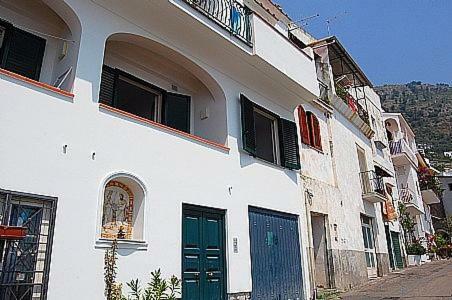 Praiano Apartment Sleeps 3 Air Con Wifi