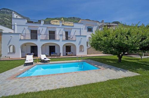 Praiano Villa Sleeps 16 Pool Air Con Wifi
