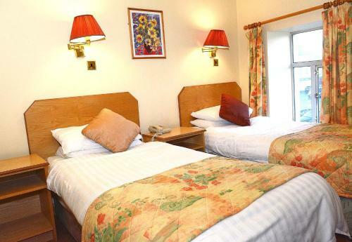 Hostal Durkin's Bar, Restaurant & Guesthouse