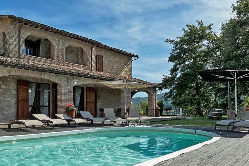 Querce Villa Sleeps 9 Pool Wifi