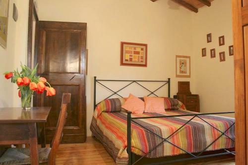 Radicofani Villa Sleeps 10 With Pool And Air Con