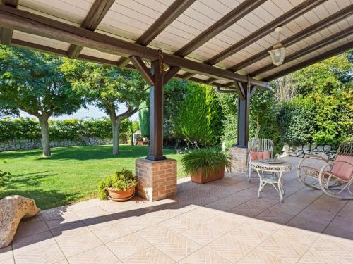 Garden-view Villa In Ragusa With Private Pool
