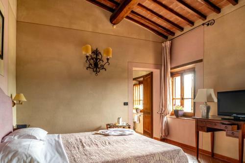Rapale Villa Sleeps 18 Pool Wifi