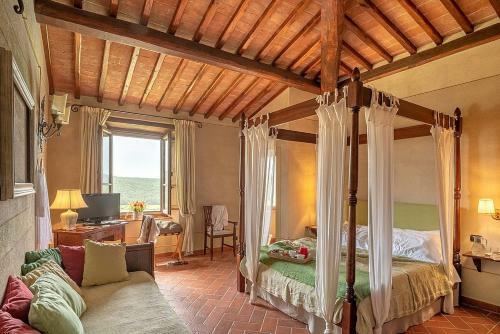 Rapale Villa Sleeps 20 With Pool And Air Con