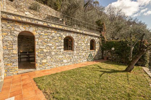 Villa Homes In Genoa - Charming Cottage