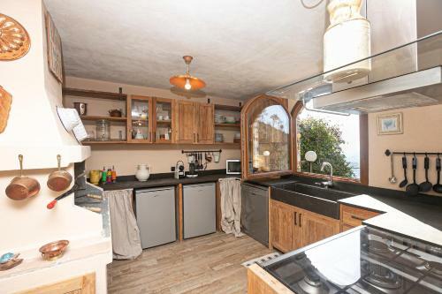 Villa Homes In Genoa - Charming Cottage