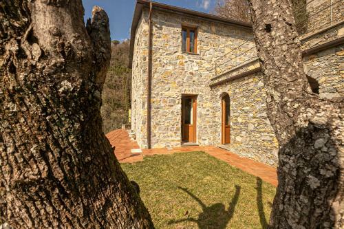Villa Homes In Genoa - Charming Cottage