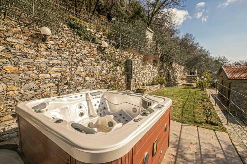 Villa Homes In Genoa - Charming Cottage