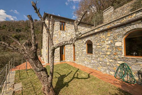 Villa Homes In Genoa - Charming Cottage