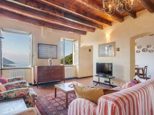 Dreamy Holiday Home In Recco With Swimming Pool