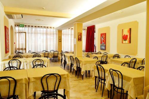 Hostal New Hotel Cirene Room For Two People Half Pension