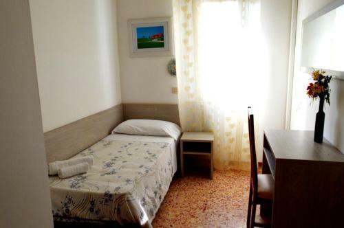 Hostal New Hotel Cirene Single Room Half Pension