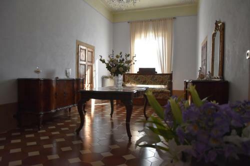 Hostal Portale Dei Soli - Room & Breakfast