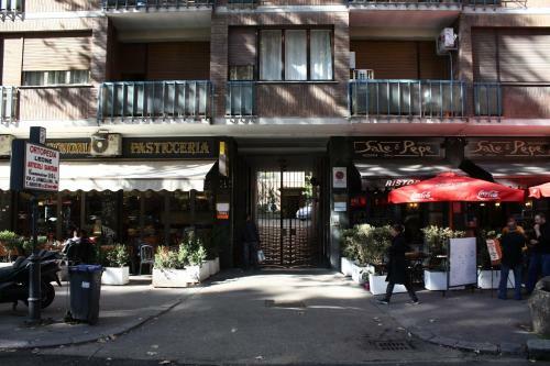Hostal Trastevere Rooms