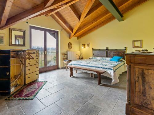 Secluded Apartment In Romagnano Sesia With Balcony