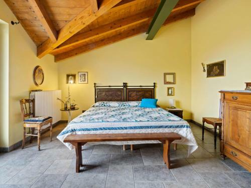 Secluded Apartment In Romagnano Sesia With Balcony