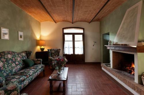 Campana Villa Sleeps 5 Pool Wifi