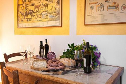 Campana Villa Sleeps 6 Pool Wifi