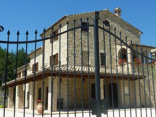 Croce Rossa Villa Sleeps 12 Pool Wifi
