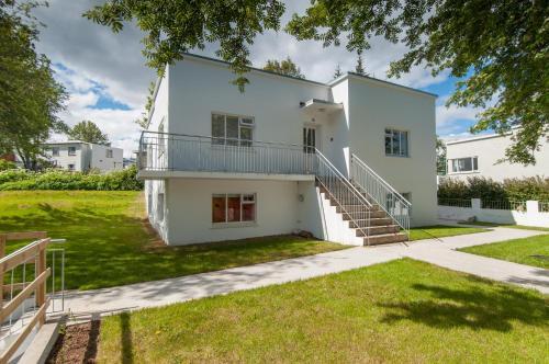 Pearl Of The North Apartments