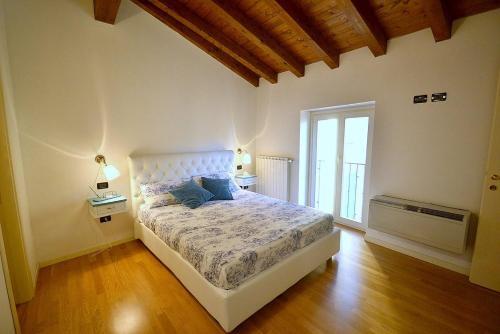 Salo Villa Sleeps 5 Air Con