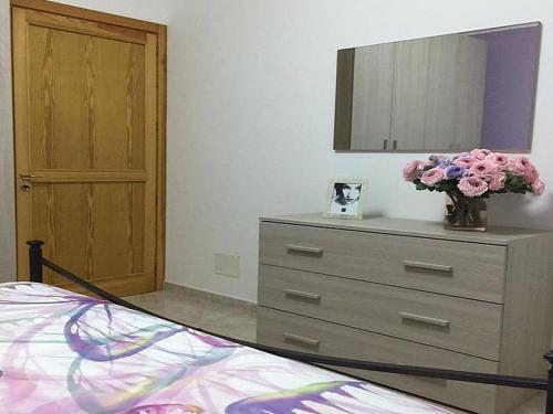 Charming Home On The Beach With Spacious Terraces & Garden; Pets Allowed;