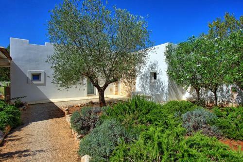 San Michele Salentino Villa Sleeps 6 Pool Air Con