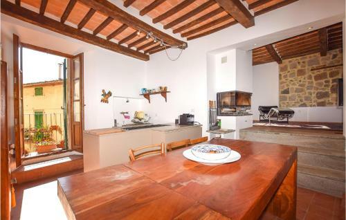 Nice Apartment In Santa Fiora W/ 3 Bedrooms