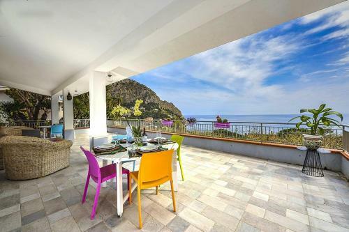 Santa Flavia Villa Sleeps 8 With Pool And Air Con