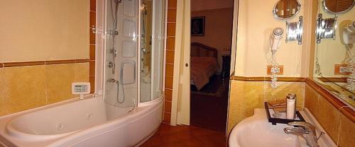 Sant'agata Sui Due Golfi Villa Sleeps 30 Pool Wifi