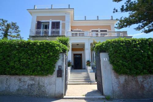 Sant'agnello Villa Sleeps 8 Wifi