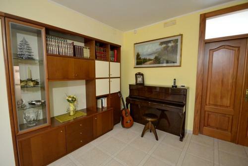 Santa Maria Villa Sleeps 8 Pool Air Con Wifi