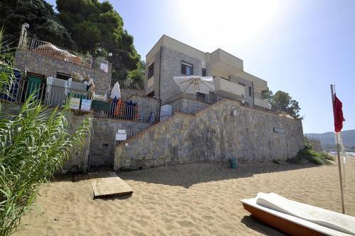 Santa Maria Villa Sleeps 6 Air Con Wifi