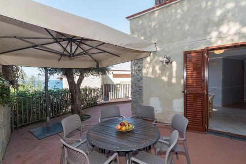 Santa Maria Villa Sleeps 6 Air Con Wifi