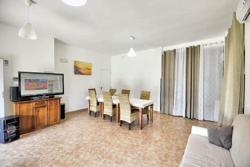Alano Villa Sleeps 11 Air Con Wifi