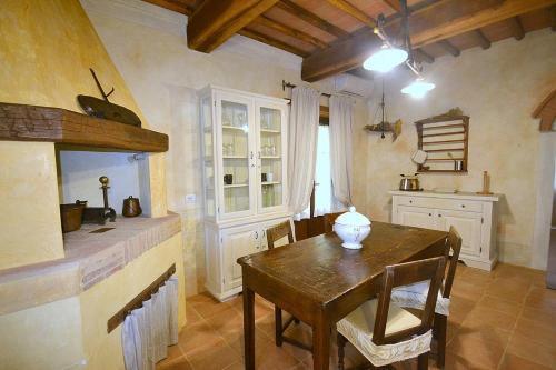 Ellerone Villa Sleeps 24 Pool Air Con Wifi