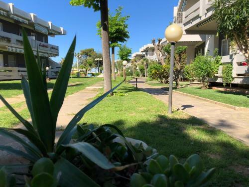 Three-room Apartment In Residence Bordering The Beach