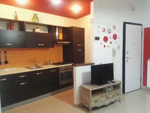 Three-room Apartment In Residence Bordering The Beach