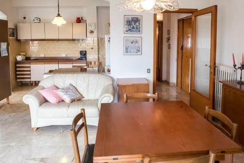 Apartamento S208 - Sirolo, Ampio Trilocale In Centro Con Terrazzo
