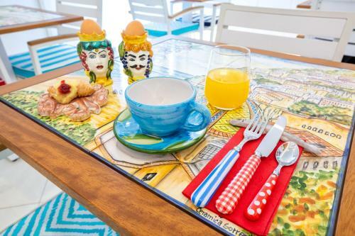 Hostal Sersale Suites